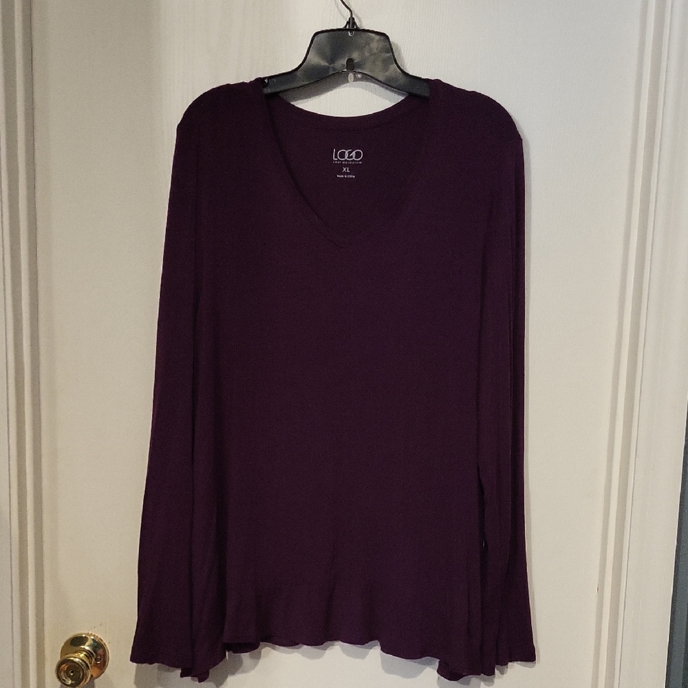 LOGO V-Neck Top